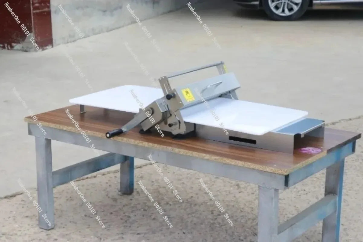 Manual Puff Pastry Machine Hand Cranked Dough Roller Croissant Pastry Sheet Maker for Bakery Kitchen Egg Tart Dough Press Tool